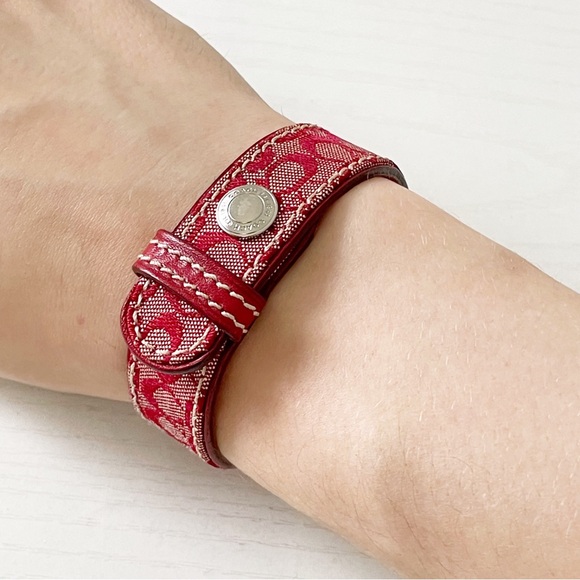 Coach red monogram fabric and leather snap button bracelet - Picture 5 of 10
